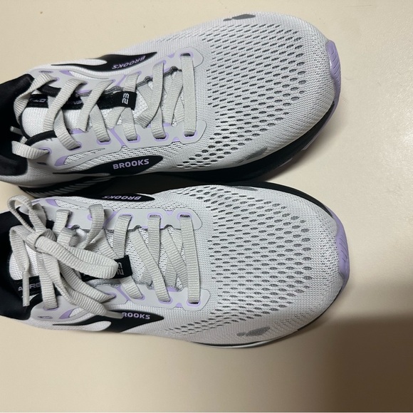 Brooks Running Women Adrenaline GTS 23 Purple Gray Black Shoes Size 8.5 WIDE - Picture 9 of 13